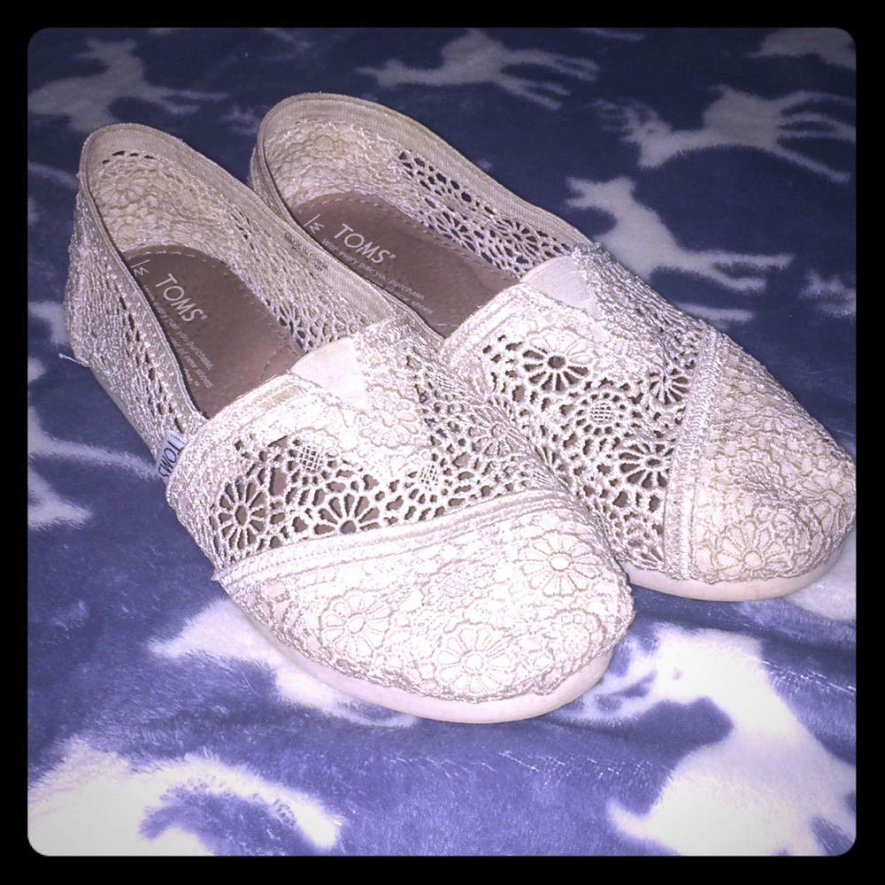 Cream colored lace TOMS